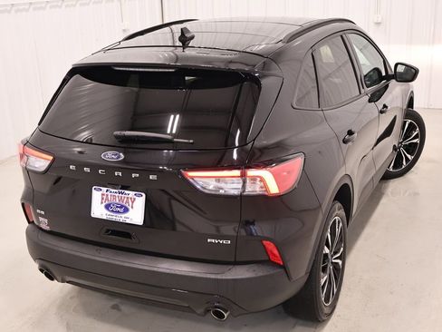 Certified 2022 Ford Escape SE w/ SE Sport Appearance Package AWD/4WD image 40