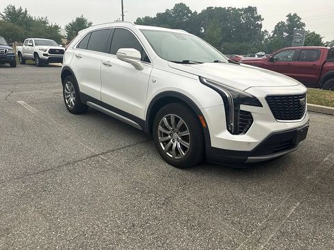 Used 2019 Cadillac XT4 Premium Luxury w/ Technology Package FWD image 10