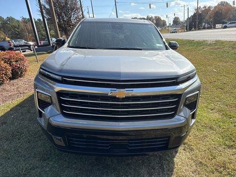 New 2026 Chevrolet Traverse High Country image 2