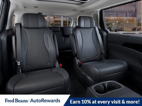 New 2025 Kia Carnival SX Prestige FWD image 21