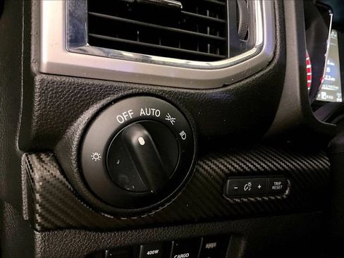 Used 2017 Nissan Titan PRO-4X AWD/4WD image 31