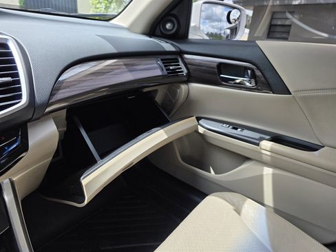 Used 2017 Honda Accord EX-L image 30