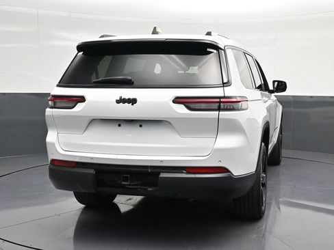 Used 2023 Jeep Grand Cherokee L Laredo RWD image 2