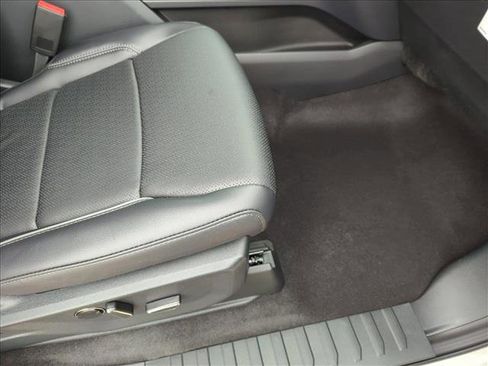 New 2025 Ford F150 Lariat w/ Equipment Group 502A High image 4