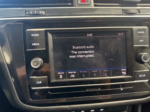 Used 2018 Volkswagen Tiguan S image 23