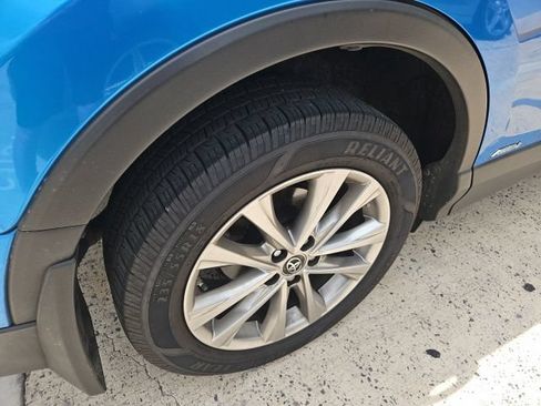 Used 2018 Toyota RAV4 Limited AWD/4WD image 25