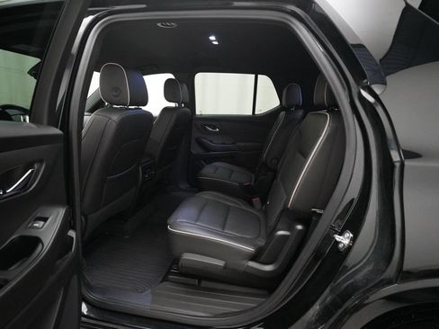 Used 2023 Chevrolet Traverse Premier AWD/4WD image 16