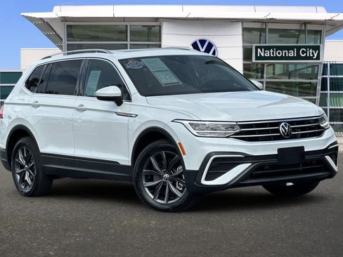 Certified 2023 Volkswagen Tiguan SE w/ Panoramic Sunroof Package image 2