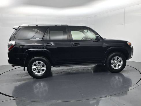 Used 2016 Toyota 4Runner SR5 AWD/4WD image 8