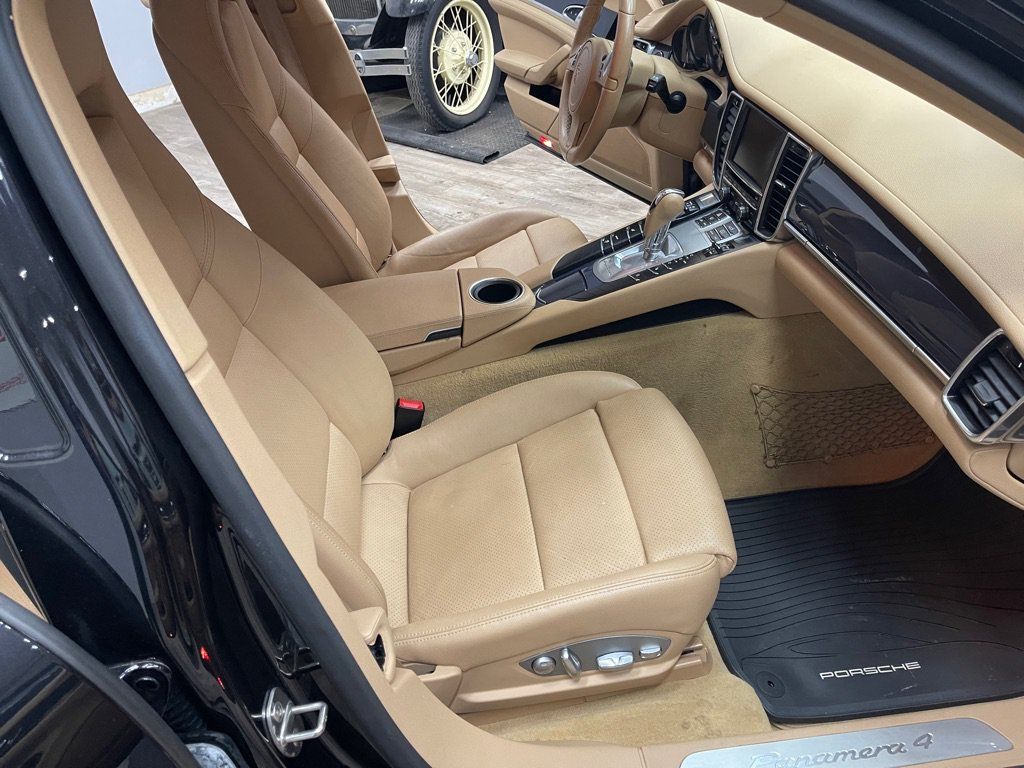 Used 2014 Porsche Panamera image 18