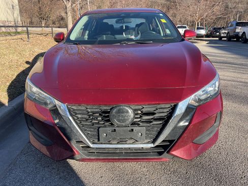 Used 2020 Nissan Sentra SV image 2