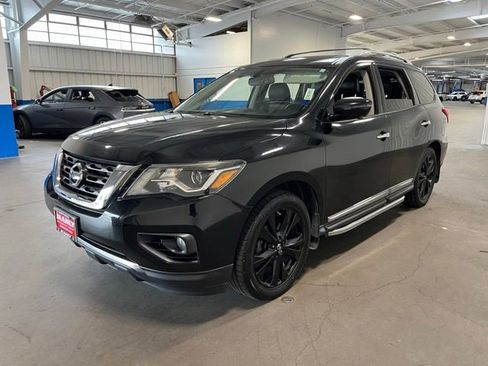 Used 2017 Nissan Pathfinder Platinum w/ Midnight Edition Package FWD image 7