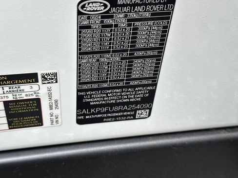 Used 2024 Land Rover Range Rover SE image 38