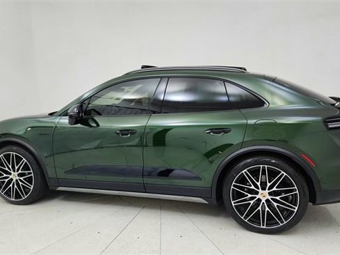 Used 2025 Porsche Macan 4S Electric image 4