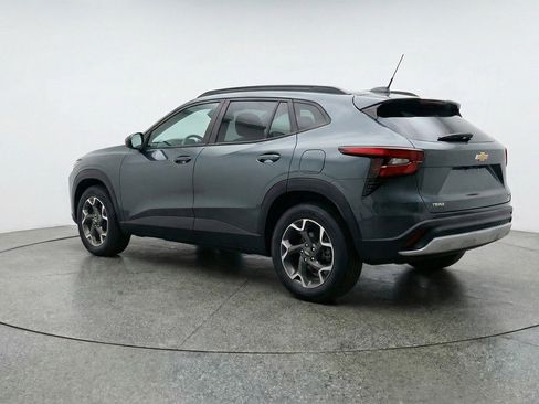 Used 2025 Chevrolet Trax LT image 6