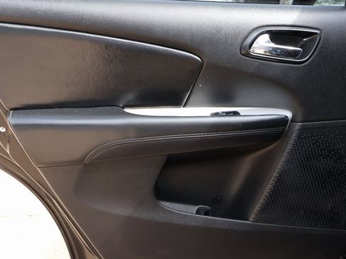 Used 2020 Dodge Journey SE w/ SE Popular Equipment Group image 18