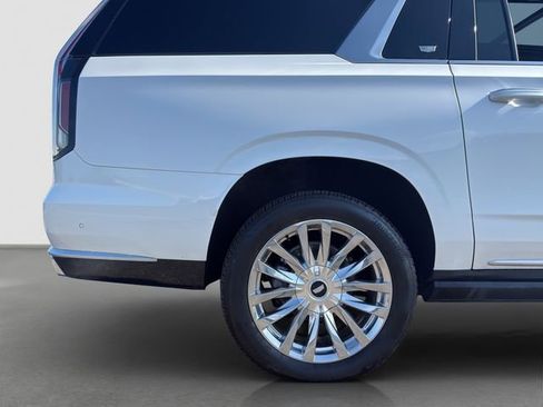 Used 2024 Cadillac Escalade ESV Premium Luxury w/ Performance Package AWD/4WD image 29