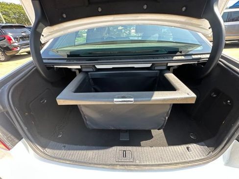 Used 2016 Mercedes-Benz E 350 4MATIC Sedan w/ Premium Package image 28