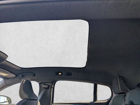 Used 2023 Volvo C40 P8 Recharge Ultimate image 21