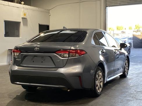 Used 2020 Toyota Corolla LE image 4