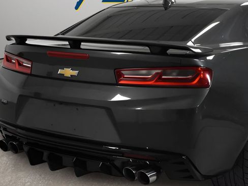 Used 2016 Chevrolet Camaro SS image 3