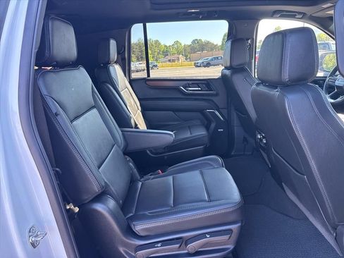 Used 2026 GMC Yukon XL Denali w/ Sun & Power Step Package AWD/4WD image 15