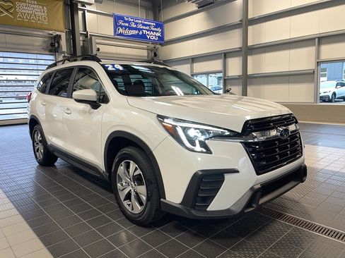 Used 2024 Subaru Ascent Premium w/ Convenience Package image 1