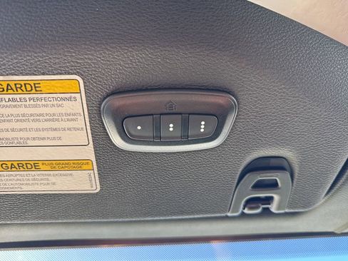 Used 2023 Jeep Wrangler Sport image 31