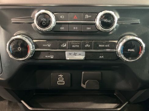 Used 2025 Ford F150 XLT w/ Equipment Group 301A Standard image 17