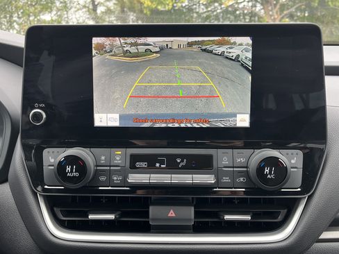 Used 2024 Toyota Grand Highlander XLE image 4