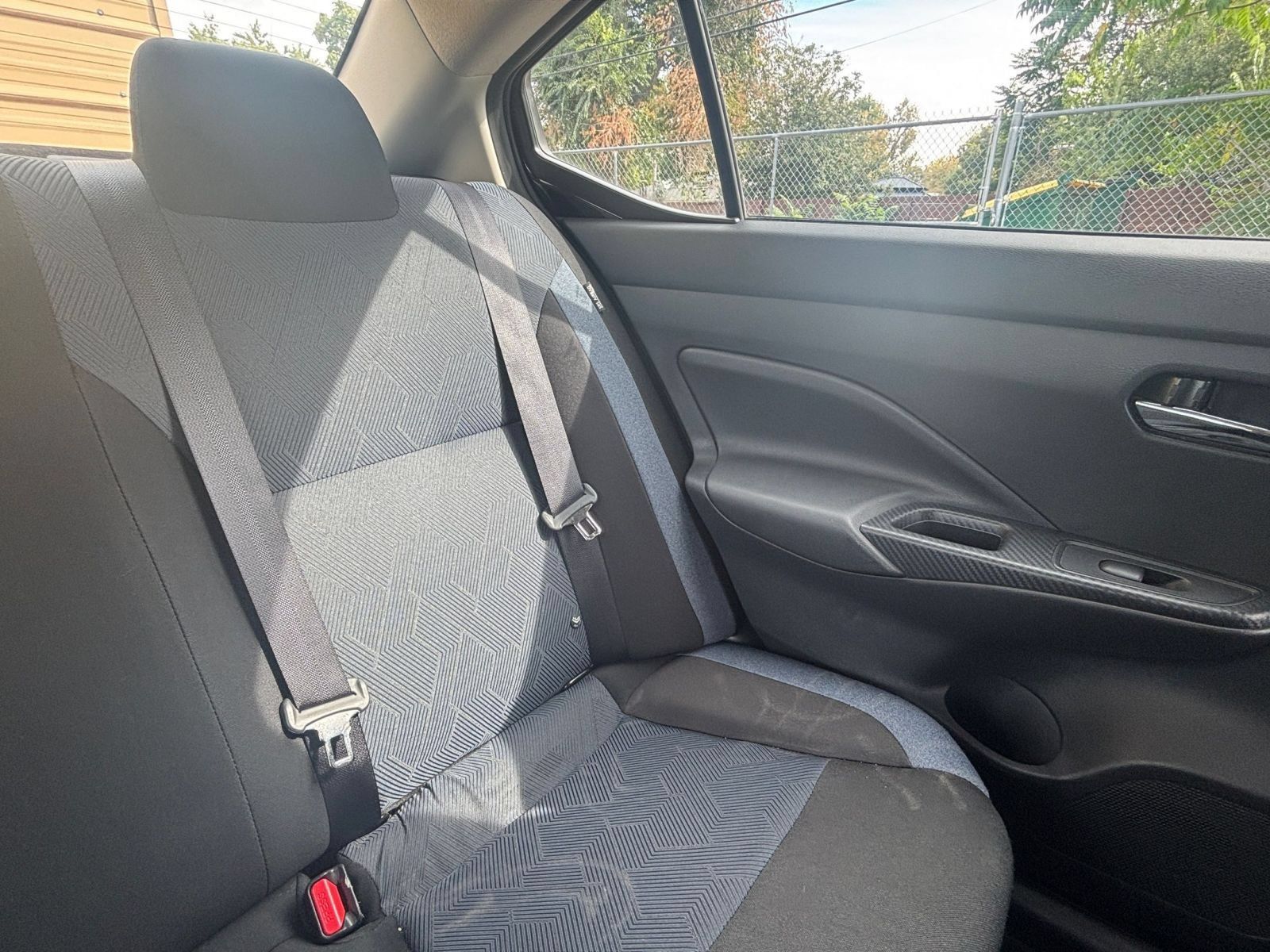 Used 2025 Nissan Versa SV FWD image 33