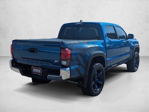 Used 2018 Toyota Tacoma TRD Off-Road image 5