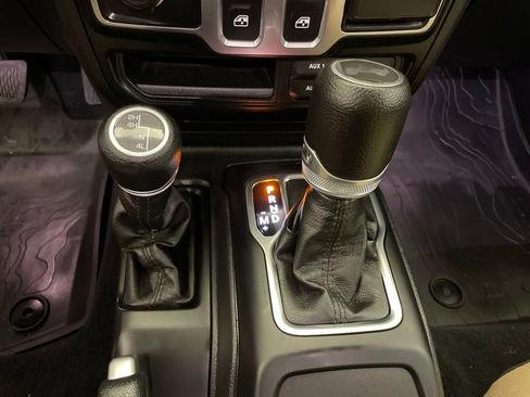 Certified 2023 Jeep Wrangler Sport AWD/4WD image 18