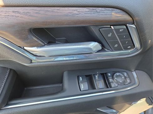 New 2025 GMC Sierra 2500 SLT w/ SLT Convenience Package image 13