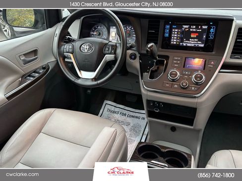 Used 2015 Toyota Sienna XLE image 16