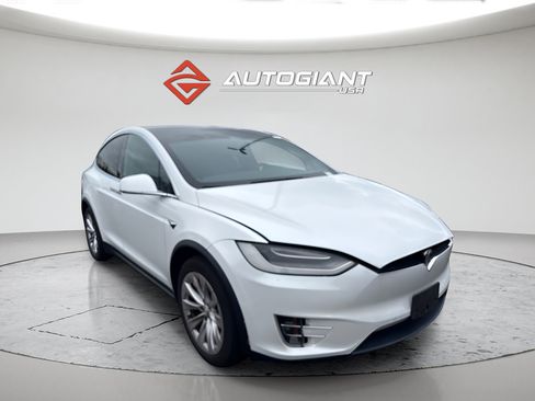 Used 2020 Tesla Model X Long Range AWD/4WD image 2