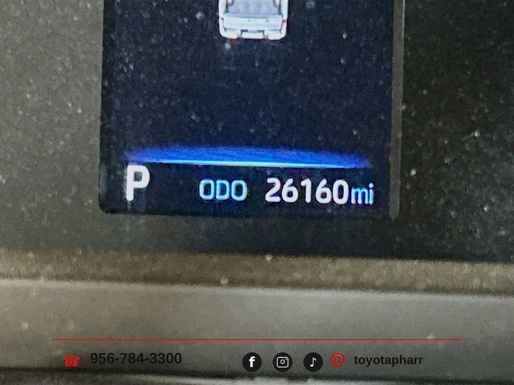 Used 2023 Toyota Tundra Limited w/ Power Package AWD/4WD image 11
