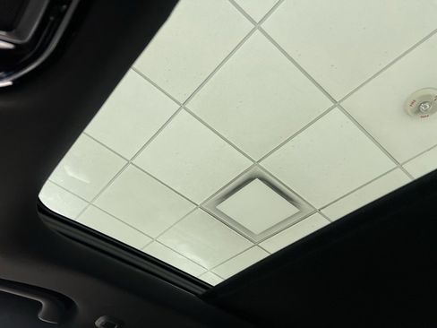 Used 2023 Jeep Grand Cherokee Overland image 49