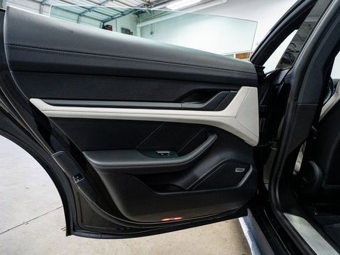 Used 2024 Porsche Taycan 4S w/ Premium Package image 46