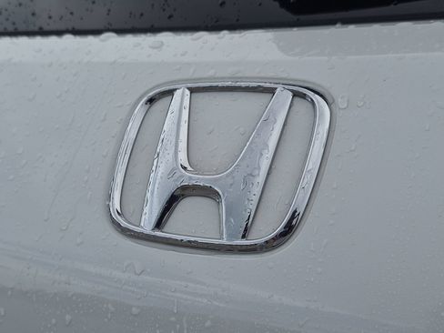 Certified 2025 Honda HR-V Sport image 27