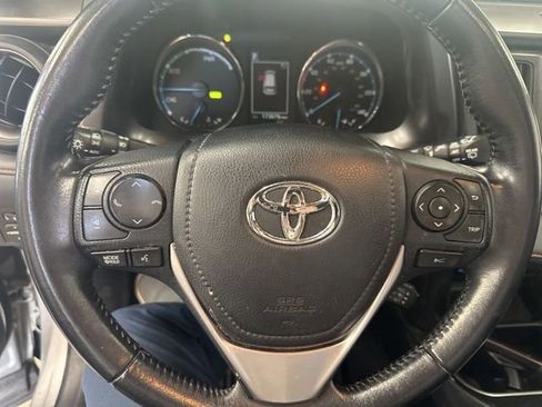 Used 2017 Toyota RAV4 SE AWD/4WD image 5