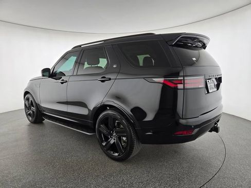 Used 2025 Land Rover Discovery Dynamic SE AWD/4WD image 17