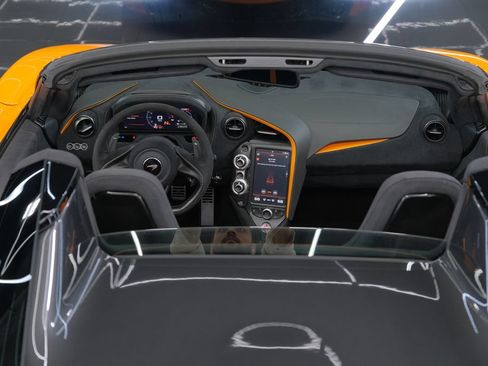 Used 2020 McLaren 720S Spider RWD image 40