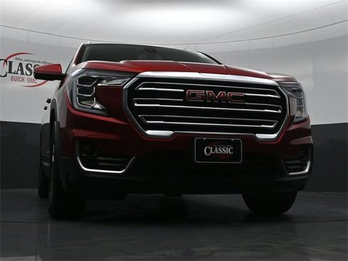 Used 2023 GMC Terrain SLT w/ Infotainment Package II image 27