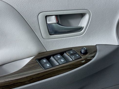 Used 2020 Toyota Sienna XLE Premium image 20