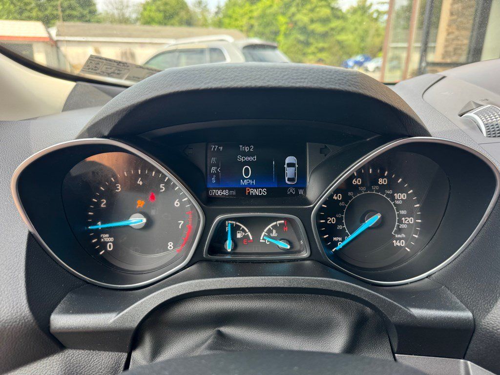 Used 2018 Ford Escape SE w/ SE Sync 3 Package AWD/4WD image 11