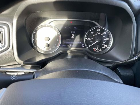 Used 2022 Nissan Titan SV image 31