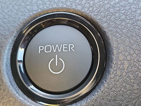 Used 2026 Toyota Camry SE w/ Convenience Package image 23