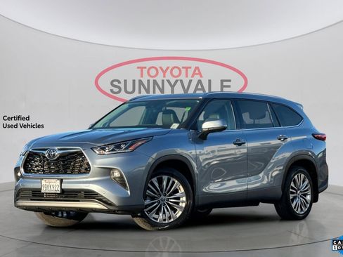 Used 2022 Toyota Highlander Platinum image 1