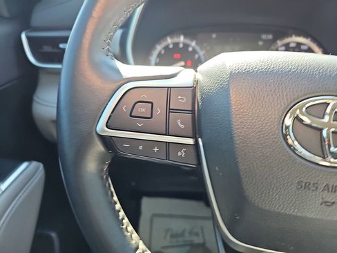 Used 2022 Toyota Highlander XLE image 22